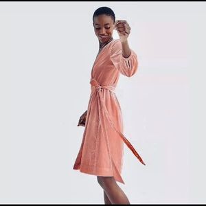 💰 SALE - J. Crew Seashell Pink Velvet Wrap, 16